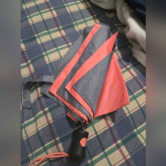 Used Umbrella - Picture 2 of 4